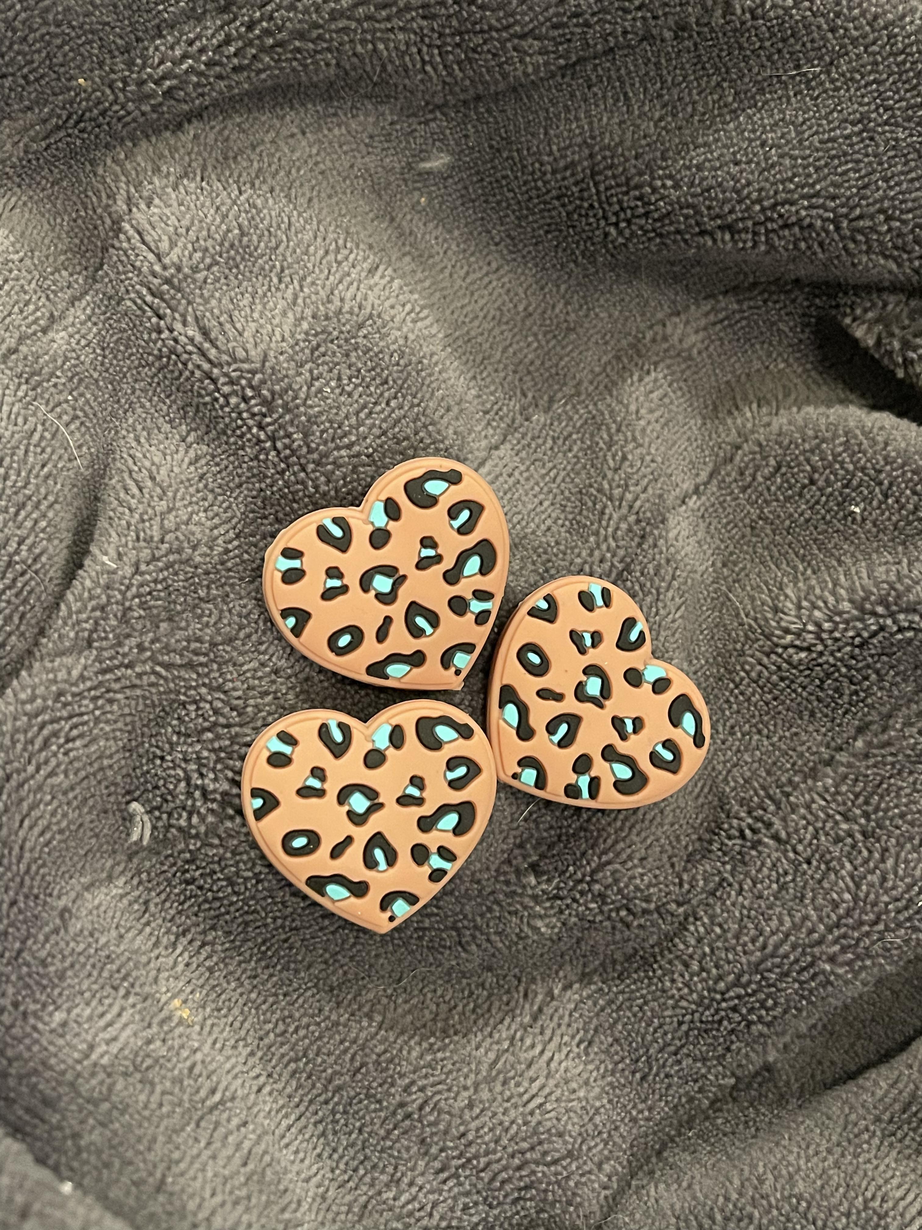 Teal or orange leopard hearts silicone focal, for beadable items like pens