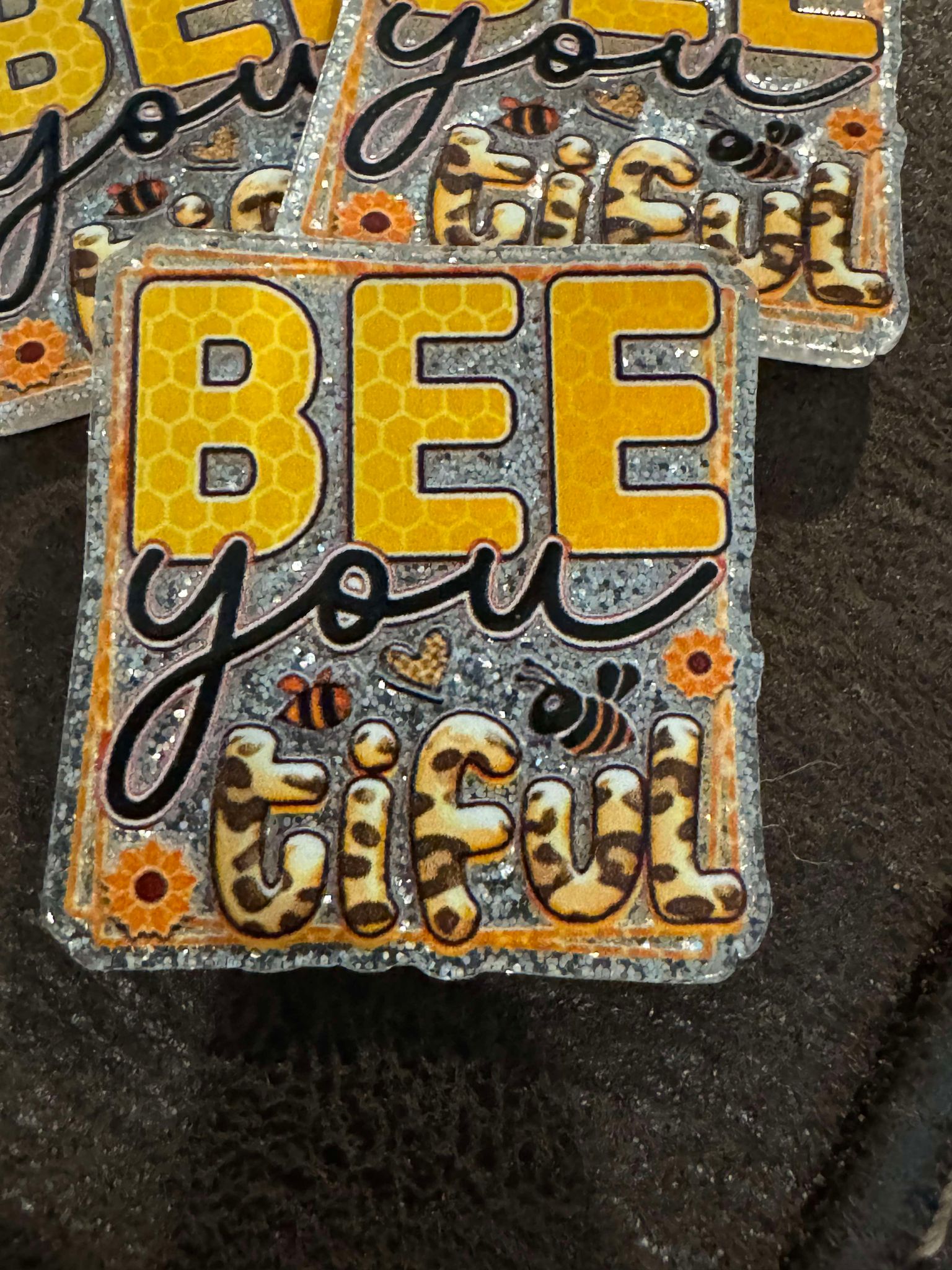 Bee you-tiful, acrylic piece, for badges, pens, earrings etc