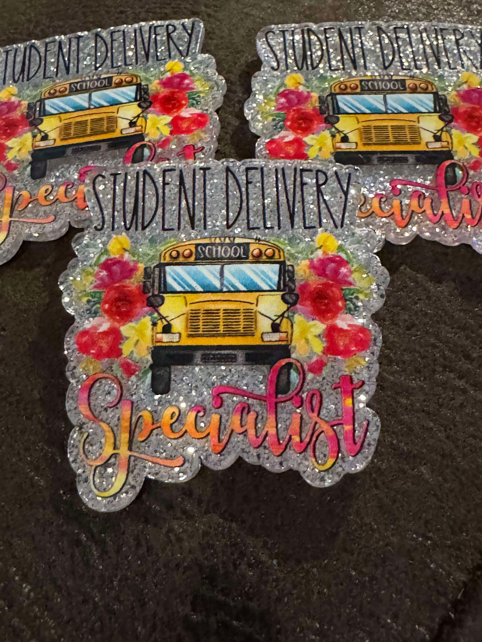 Student delivery bus, acrylic piece, for badges, pens, earrings etc