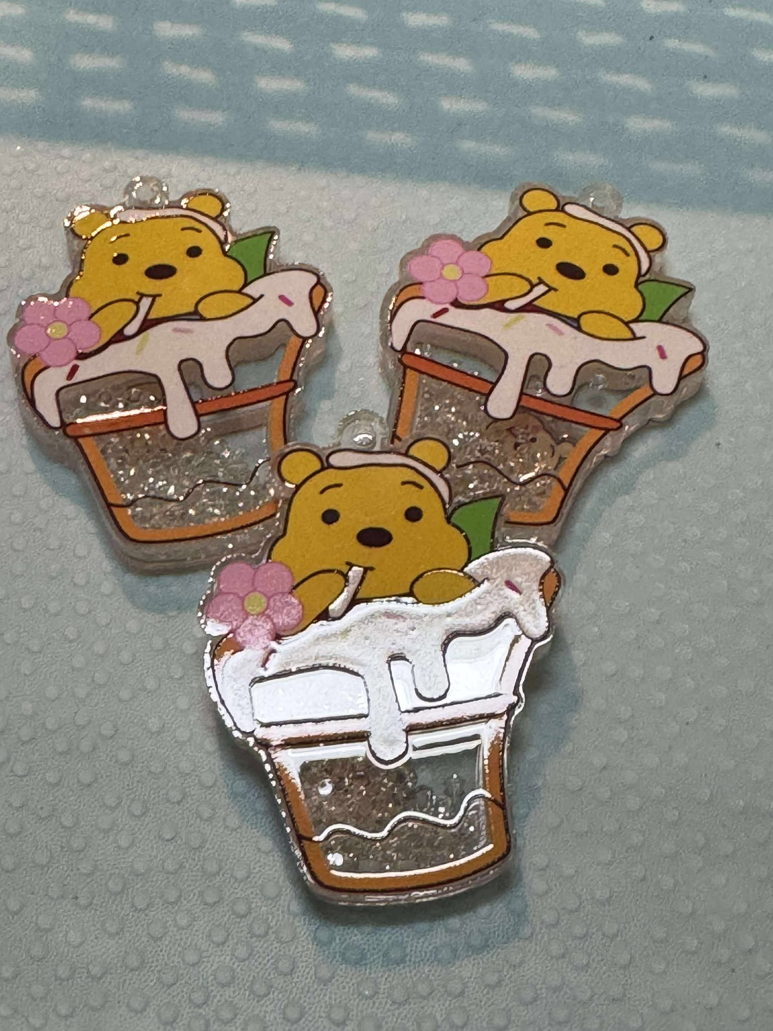 Honey bear shaker acrylic piece, for badges, pens, earrings etc